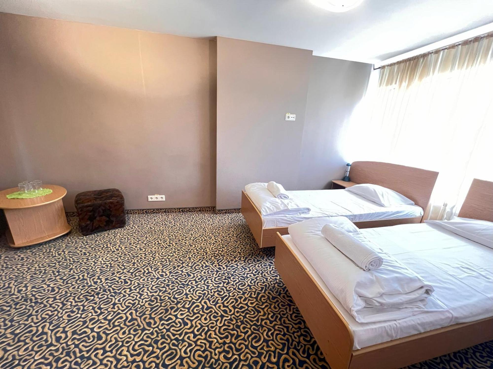 Park Hotel Ķekava Eksteriør bilde